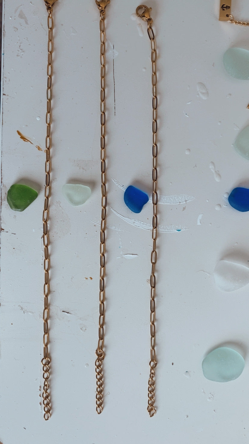 Small Gold Paperclip sea glass bracelet