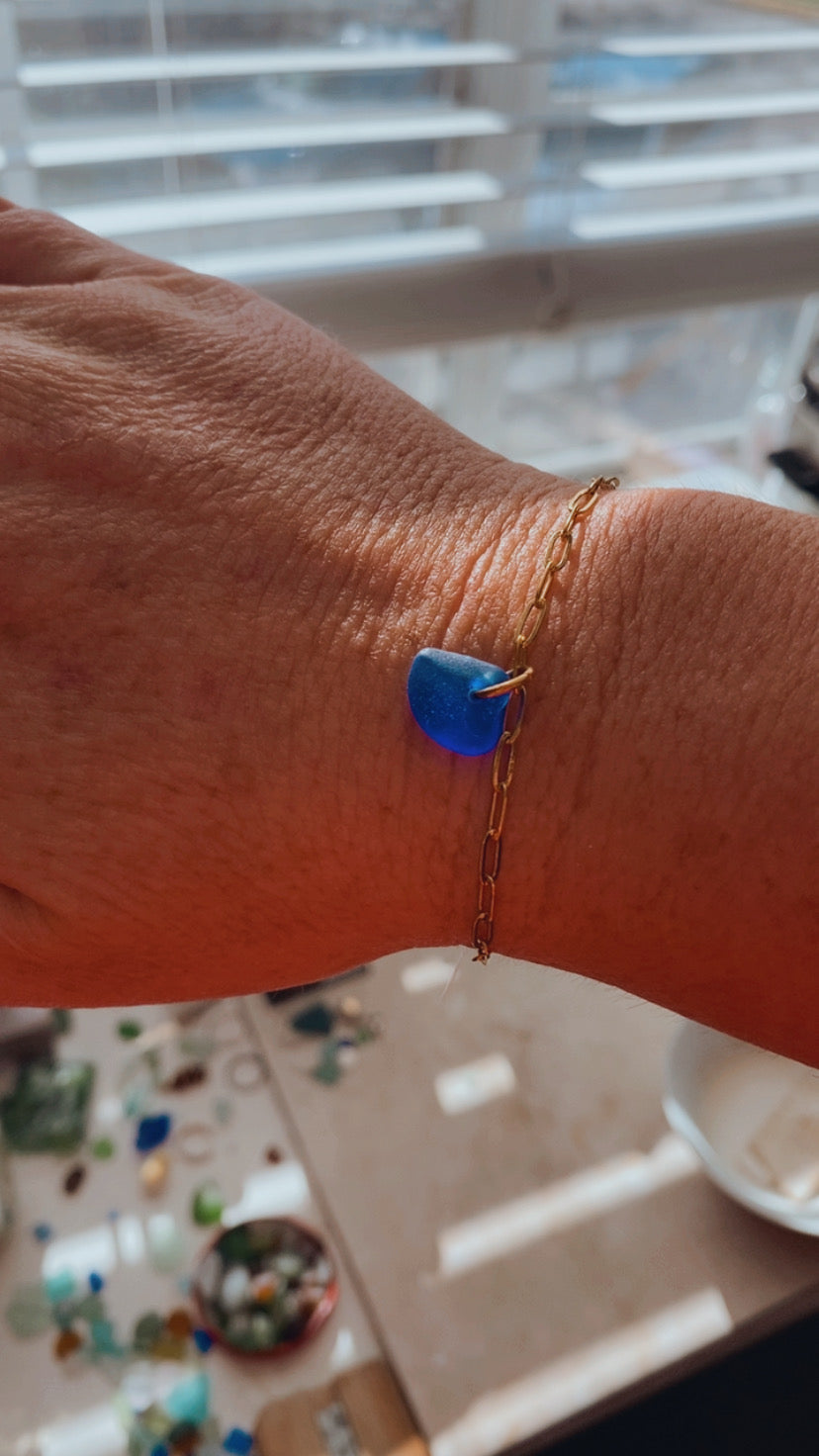 Small Gold Paperclip sea glass bracelet