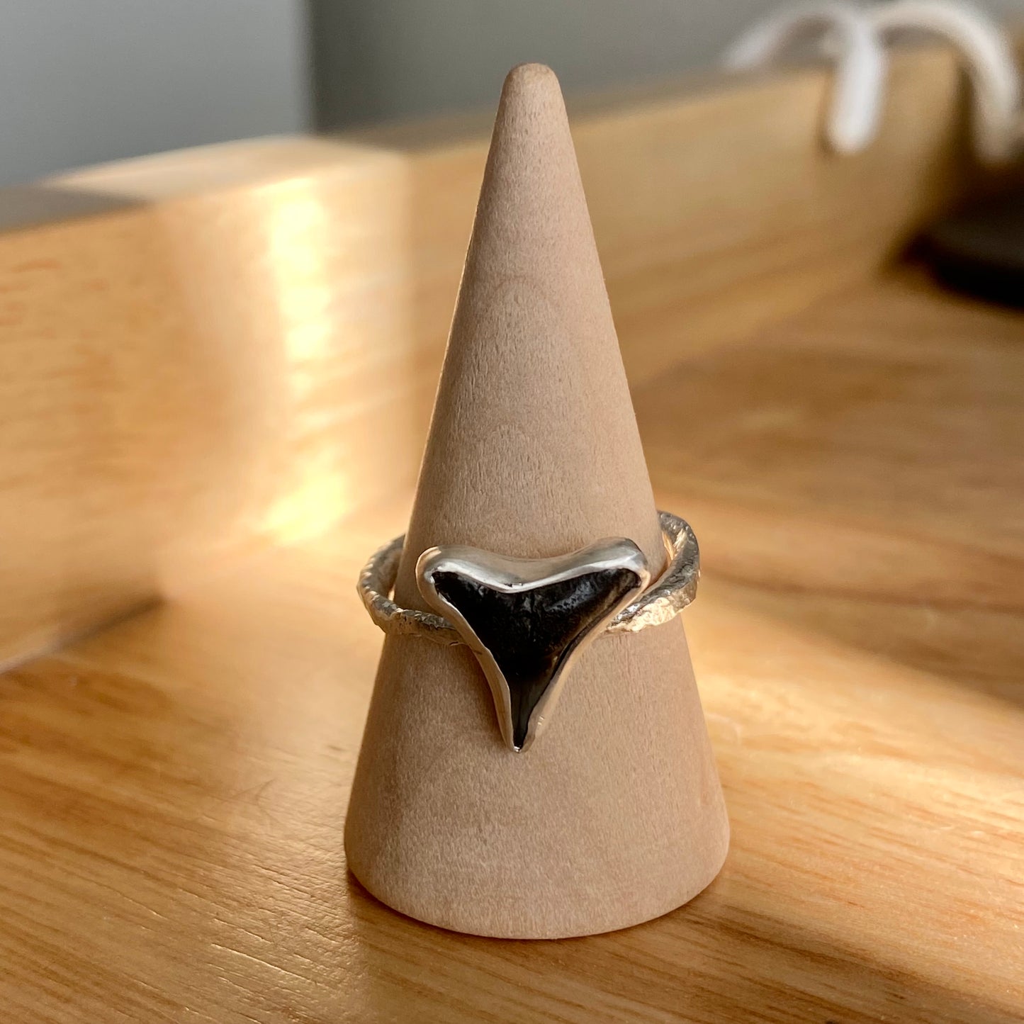 Sharks Tooth Bezel Ring – Sterling Silver (Size 7.5)