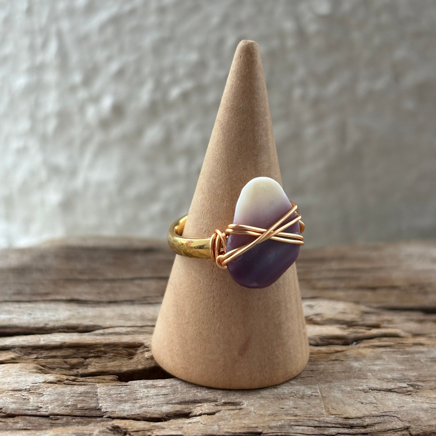 Long Island Wampum Shell Ring – 18k Gold PVD Stainless Steel (Size 6.5)
