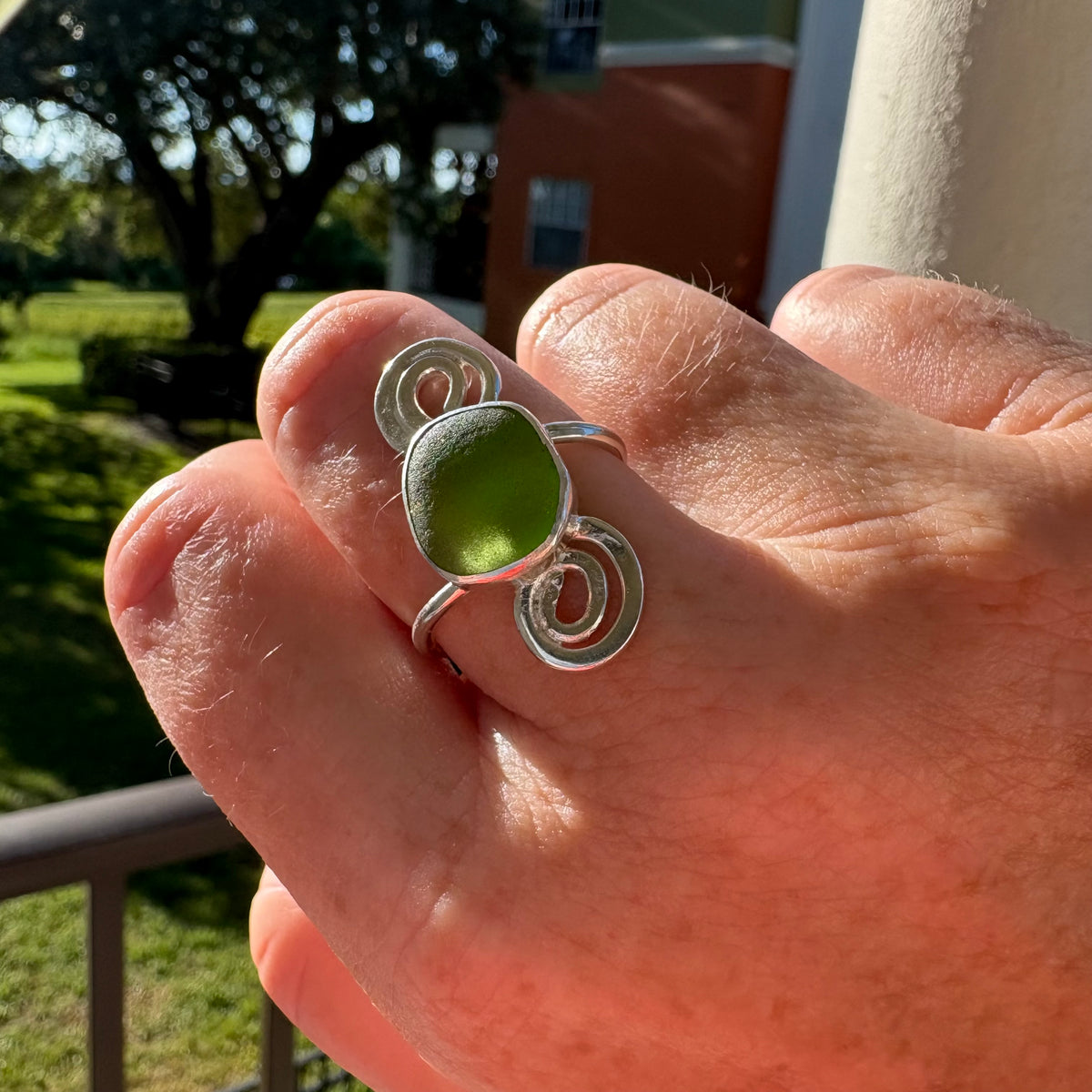 Kelly Green Sea Glass Sterling Silver Swirl Ring – Size 8.5