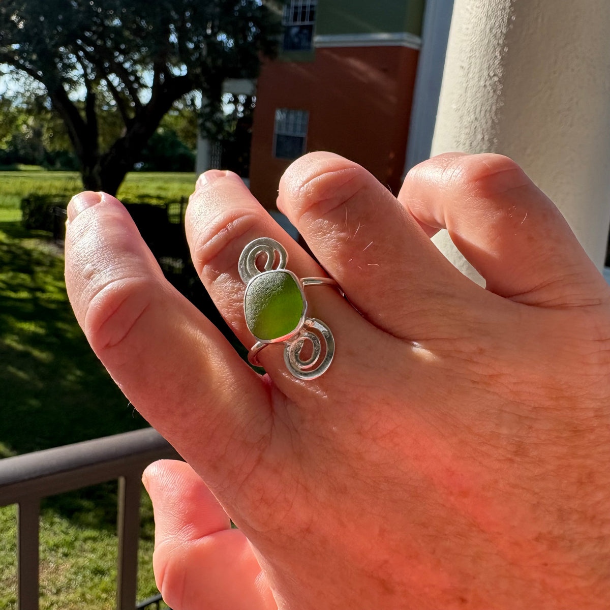 Kelly Green Sea Glass Sterling Silver Swirl Ring – Size 8.5