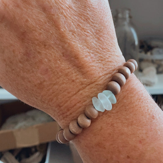 Stretchy sea glass bracelet
